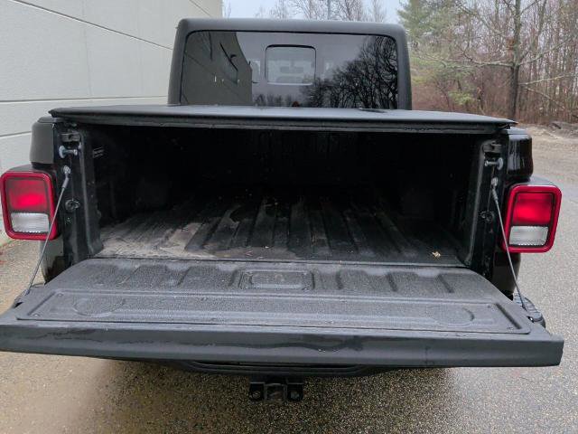 Used 2023 Jeep Gladiator Rubicon w/ Cold Weather Group image 9