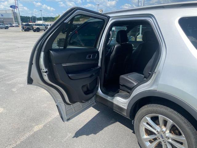 Certified 2018 Ford Explorer XLT w/ Equipment Group 202A FWD image 25