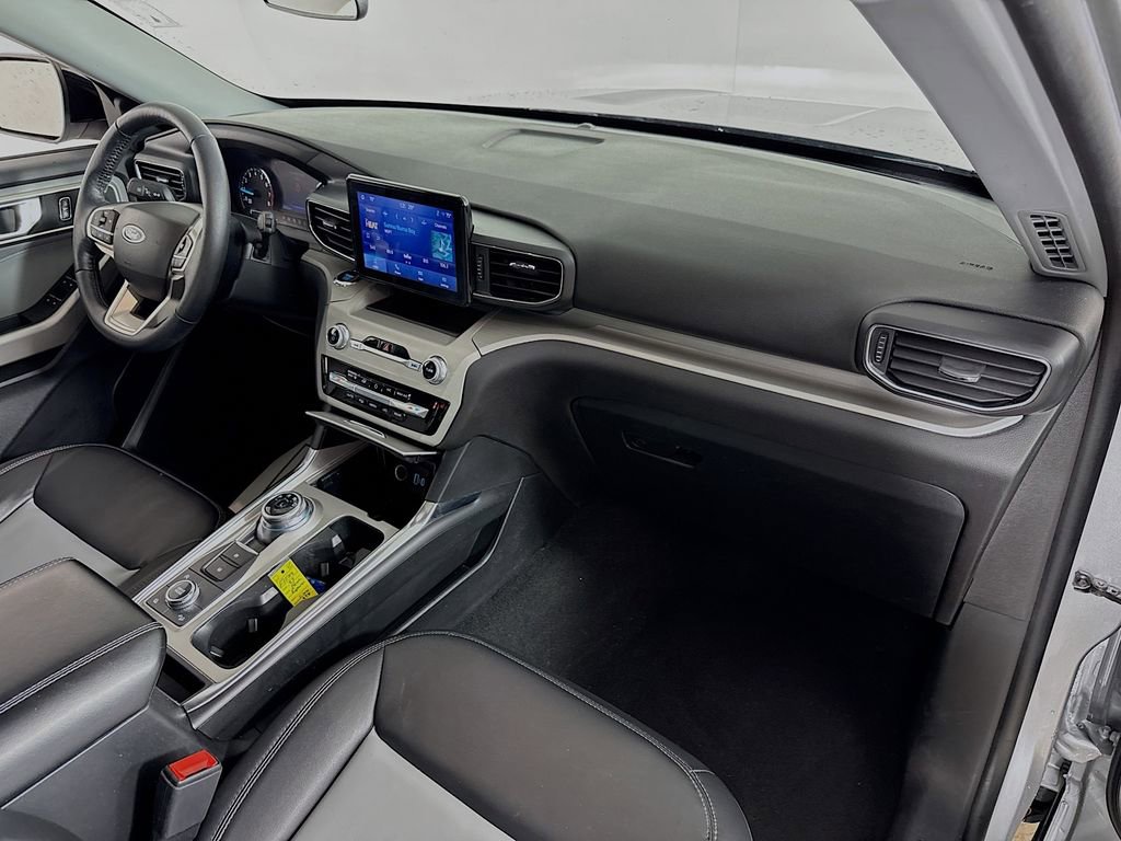 Certified 2023 Ford Explorer XLT w/ Equipment Group 202A image 30