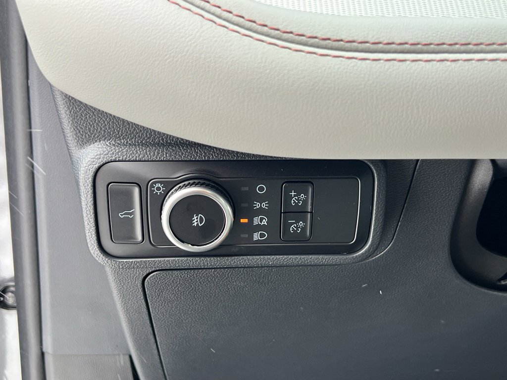 Certified 2025 Ford Explorer Active w/ Active Comfort Package image 14