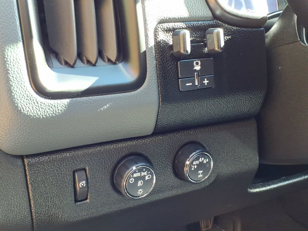 Used 2020 Chevrolet Colorado Z71 AWD/4WD image 20
