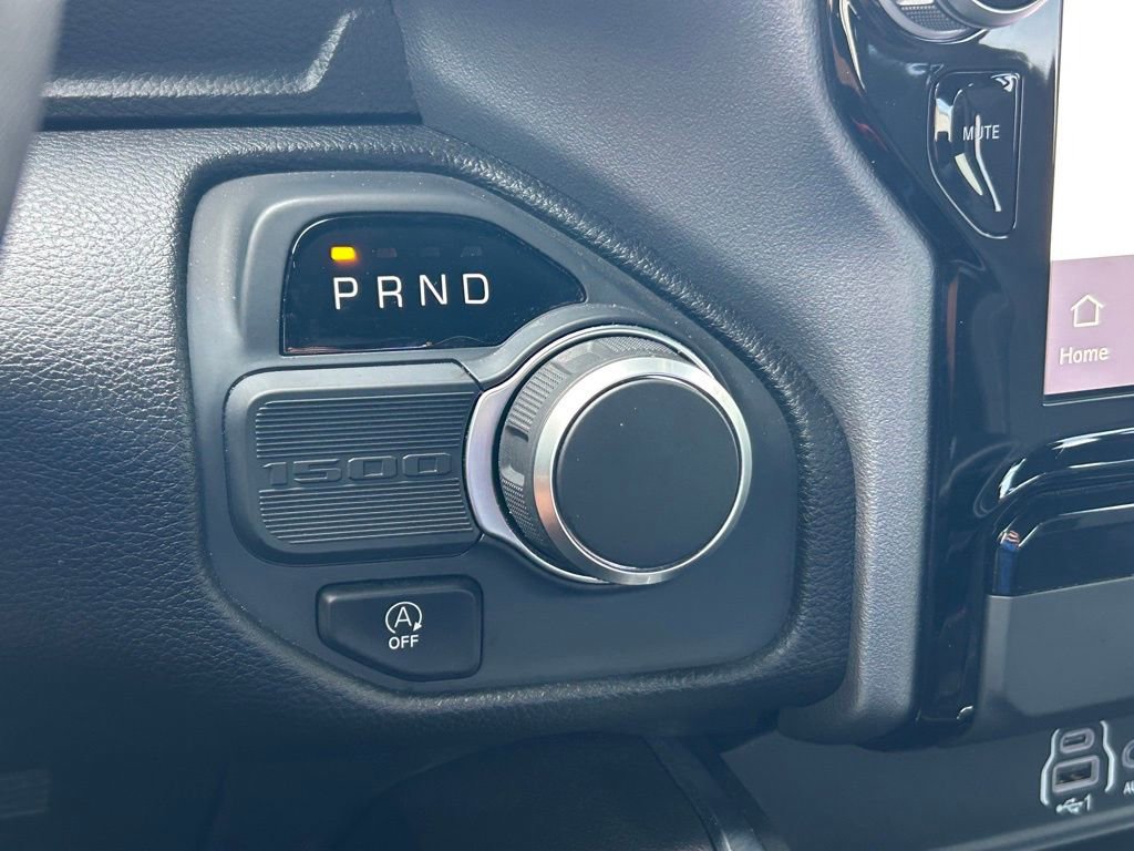 Used 2025 RAM 1500 Big Horn RWD image 14