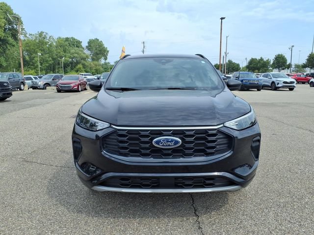 Certified 2024 Ford Escape ST-Line w/ Tech Pack #1 AWD/4WD image 2