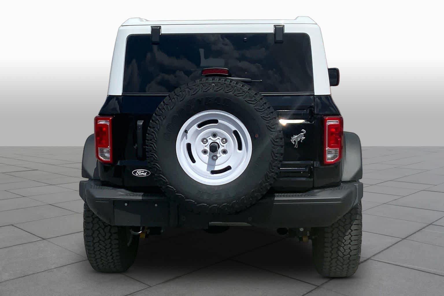 Certified 2026 Ford Bronco Heritage Edition AWD/4WD image 5
