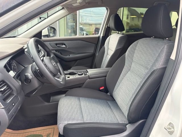 Used 2023 Nissan Rogue SV AWD/4WD image 16