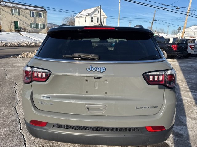 Used 2022 Jeep Compass Limited image 7