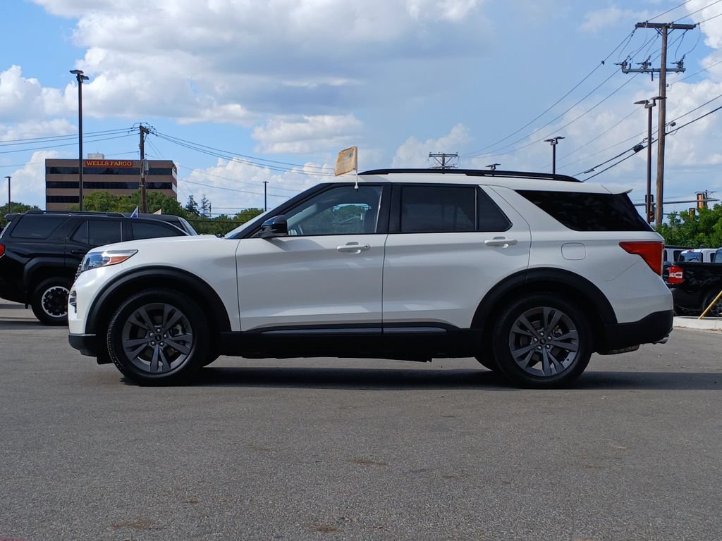 Certified 2023 Ford Explorer XLT w/ Equipment Group 202A RWD image 6