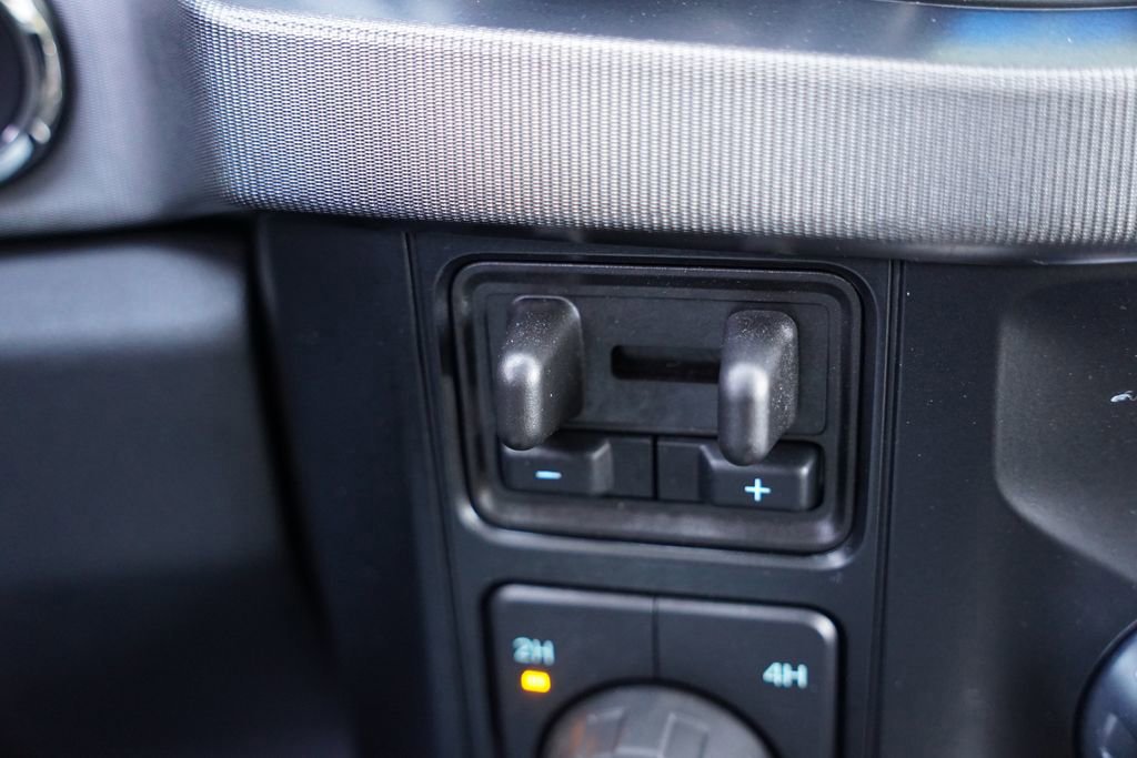 Certified 2024 Ford F350 Platinum w/ Tremor Off-Road Package image 32