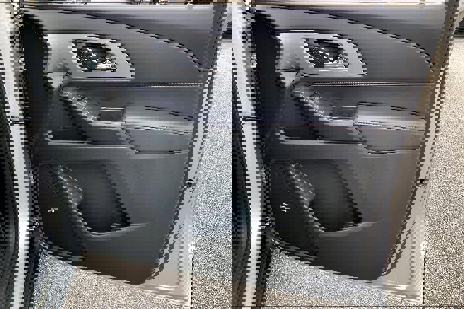 Used 2021 Chevrolet Traverse RS image 20