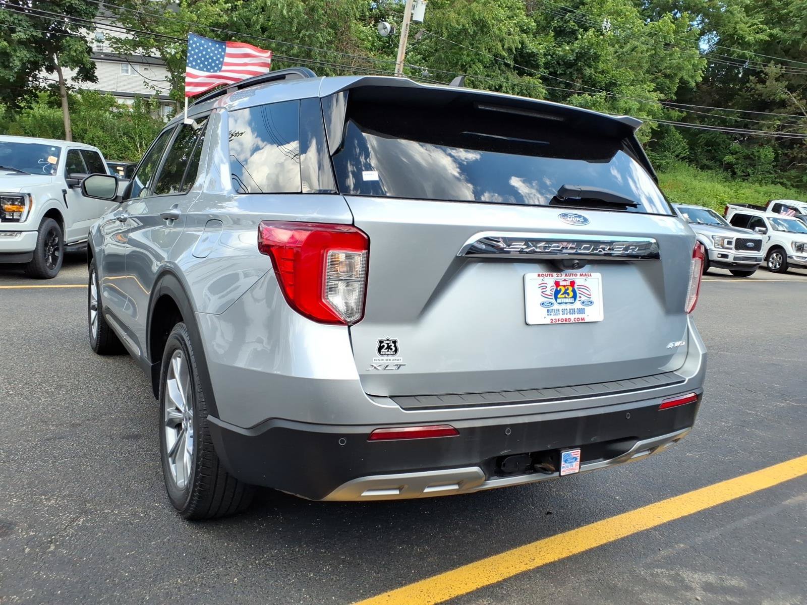 Certified 2024 Ford Explorer XLT w/ Equipment Group 202A AWD/4WD image 6