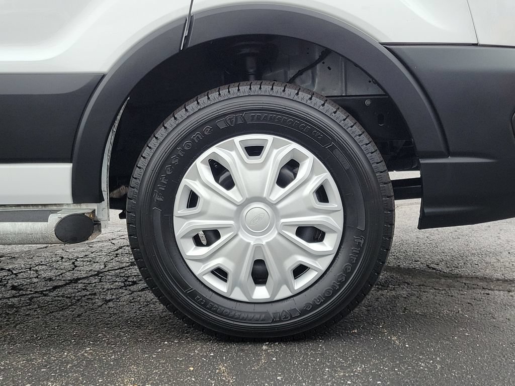 Certified 2025 Ford Transit 250 Low Roof w/ Exterior Upgrade Package RWD image 9