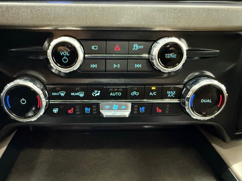 Certified 2025 Ford F450 Platinum w/ Platinum Plus Package image 42