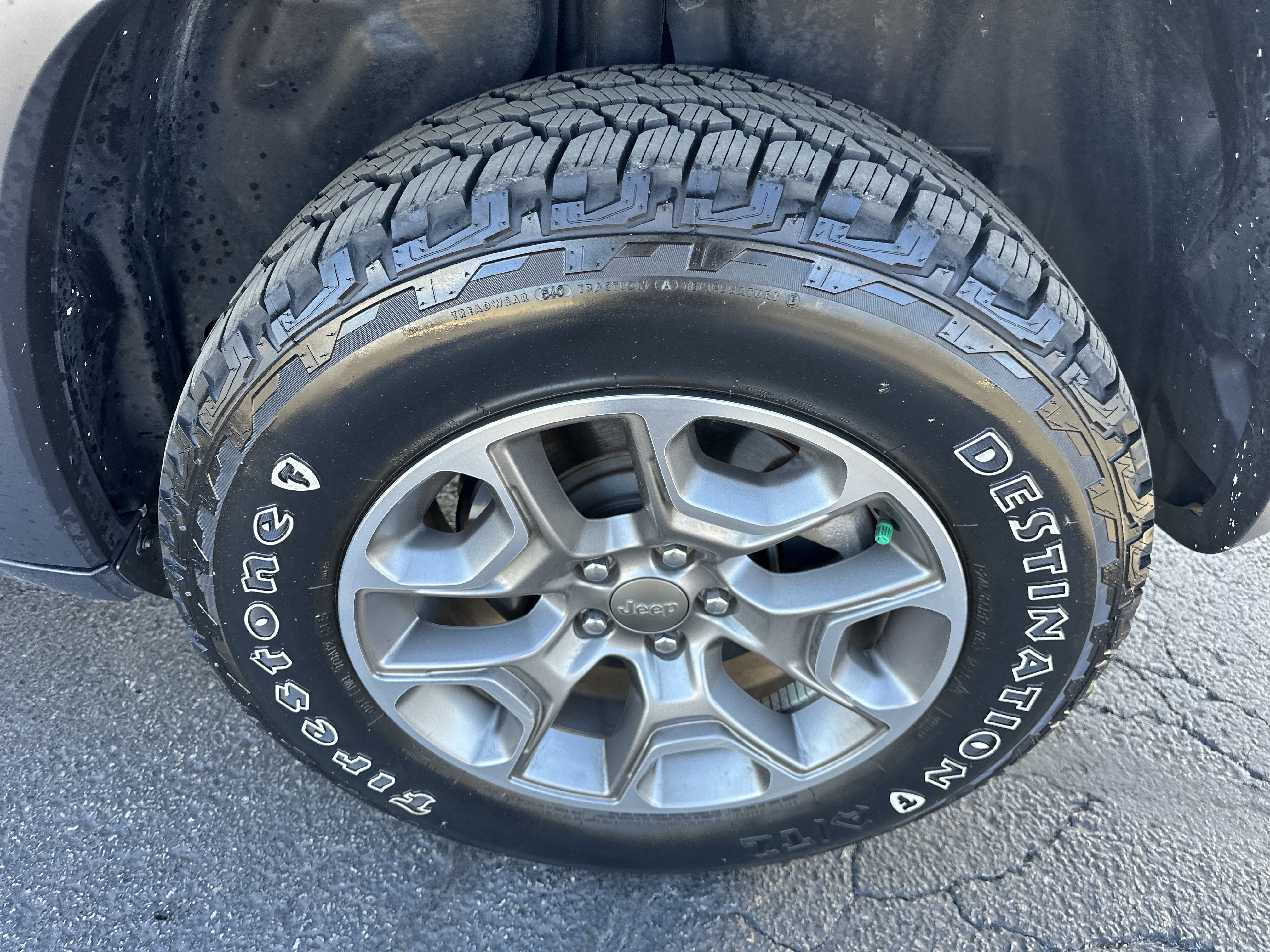 Used 2021 Jeep Cherokee Trailhawk w/ Comfort/Convenience Group image 10