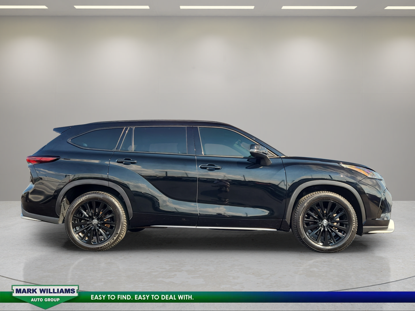 Used 2024 Toyota Highlander XSE AWD/4WD image 2