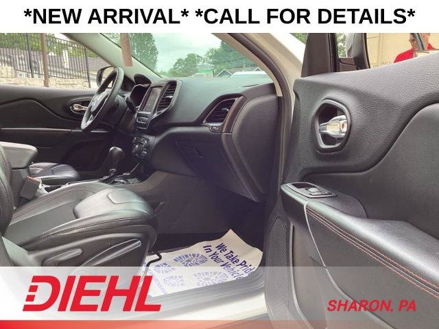 Used 2022 Jeep Cherokee Trailhawk w/ Sun, Sound & Nav Group AWD/4WD image 15