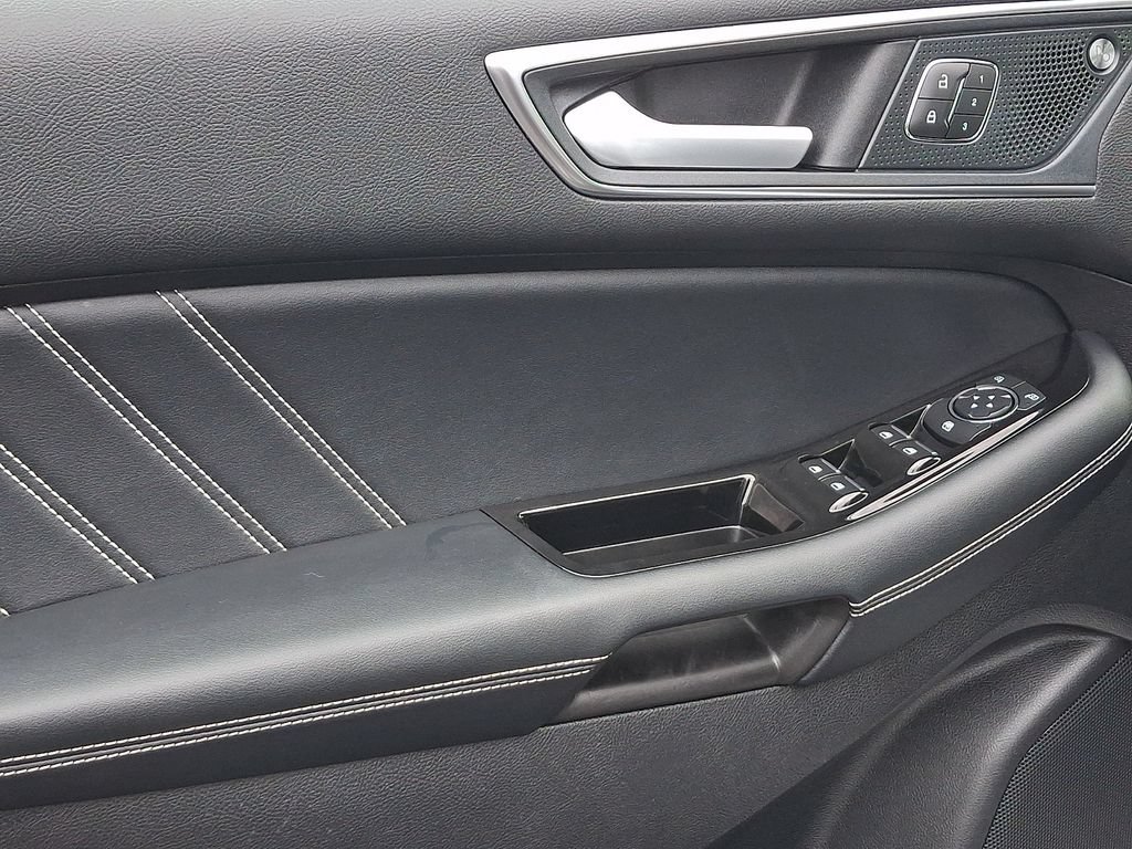 Certified 2019 Ford Edge ST w/ Cold Weather Package AWD/4WD image 13