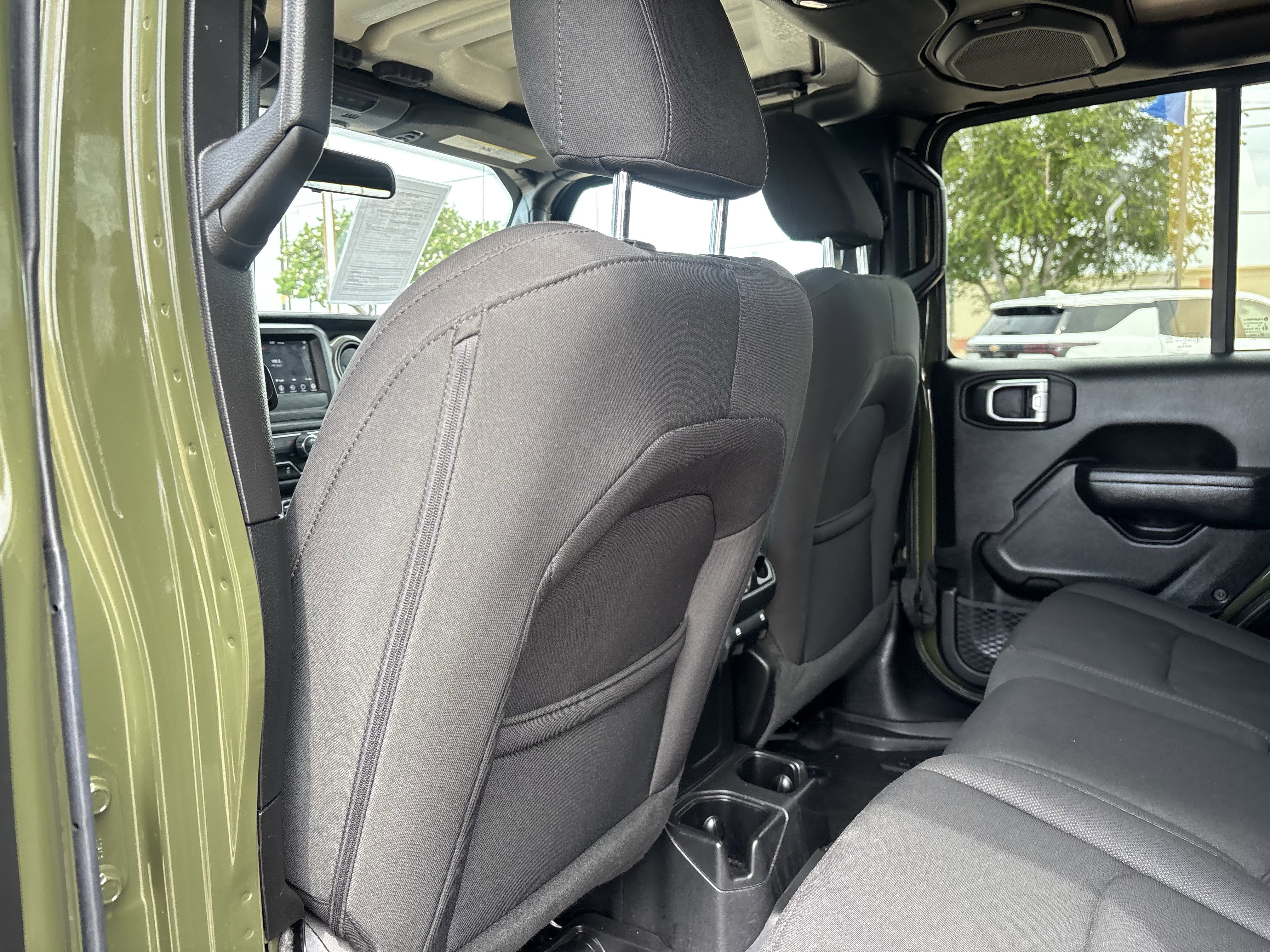 Used 2022 Jeep Gladiator Sport AWD/4WD image 16