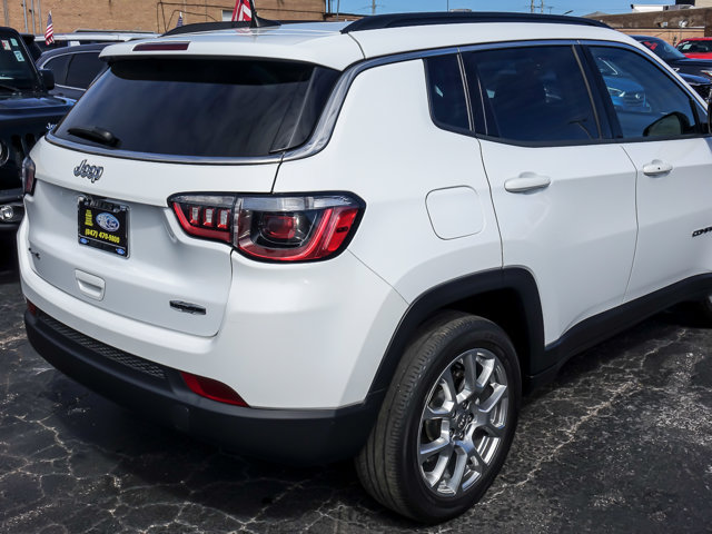 Used 2022 Jeep Compass Latitude w/ Sun and Sound Group AWD/4WD image 7