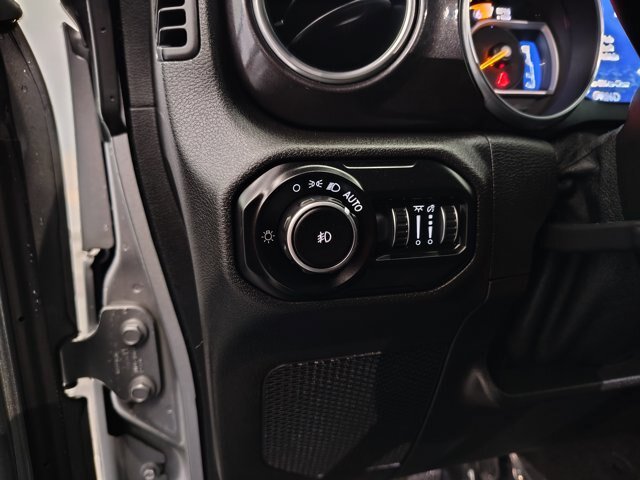 Used 2021 Jeep Wrangler Unlimited Sahara AWD/4WD image 40