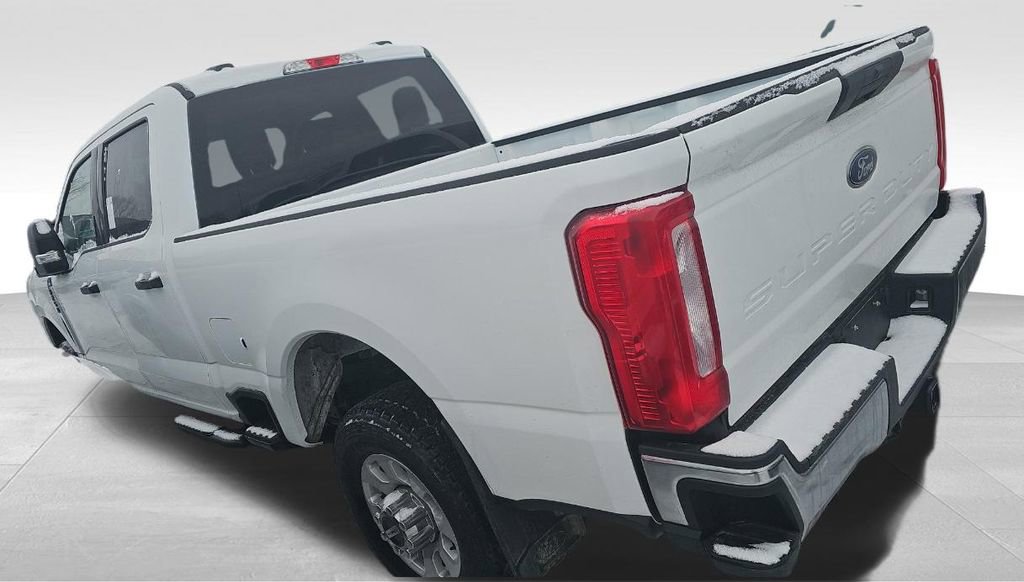 Certified 2024 Ford F250 XLT w/ FX4 Off-Road Package image 3