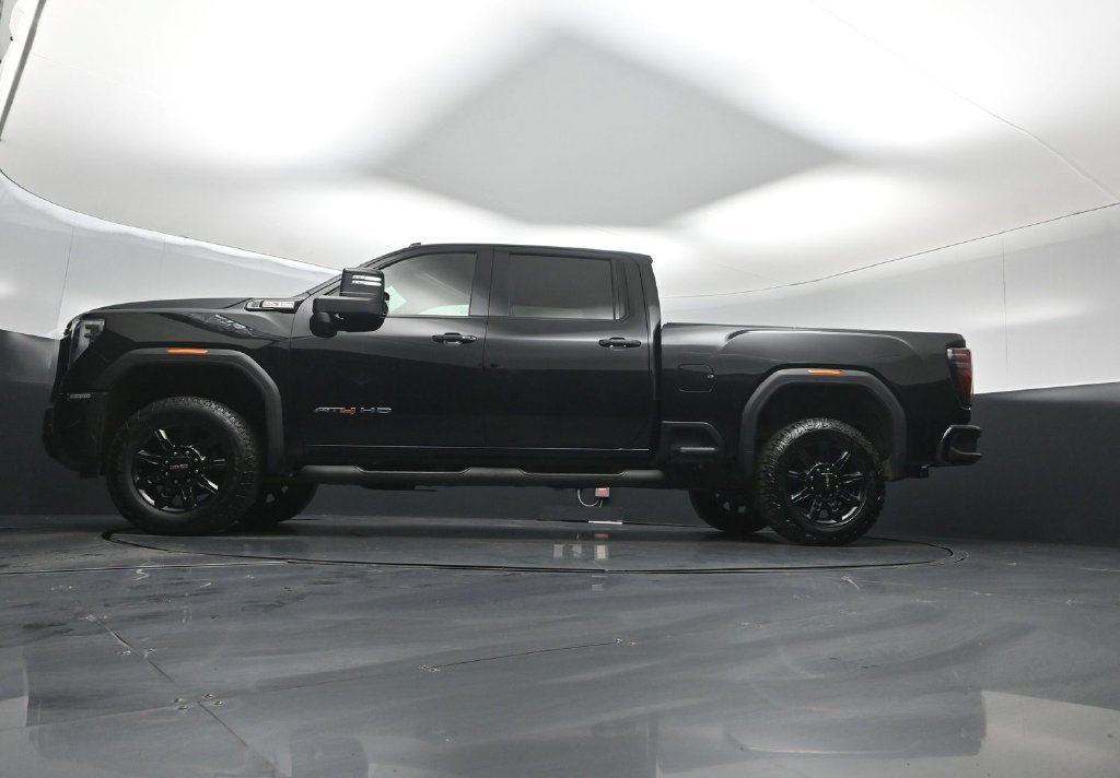 Used 2024 GMC Sierra 2500 AT4 w/ Technology Package AWD/4WD image 48