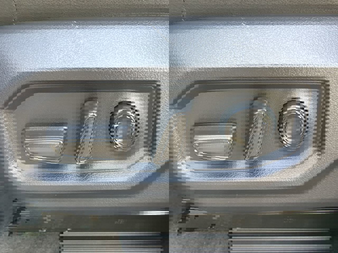 Used 2023 Toyota Tundra Limited image 30