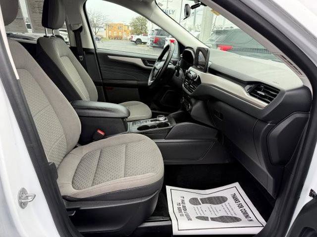 Certified 2022 Ford Escape SE w/ SE Sport Appearance Package image 24