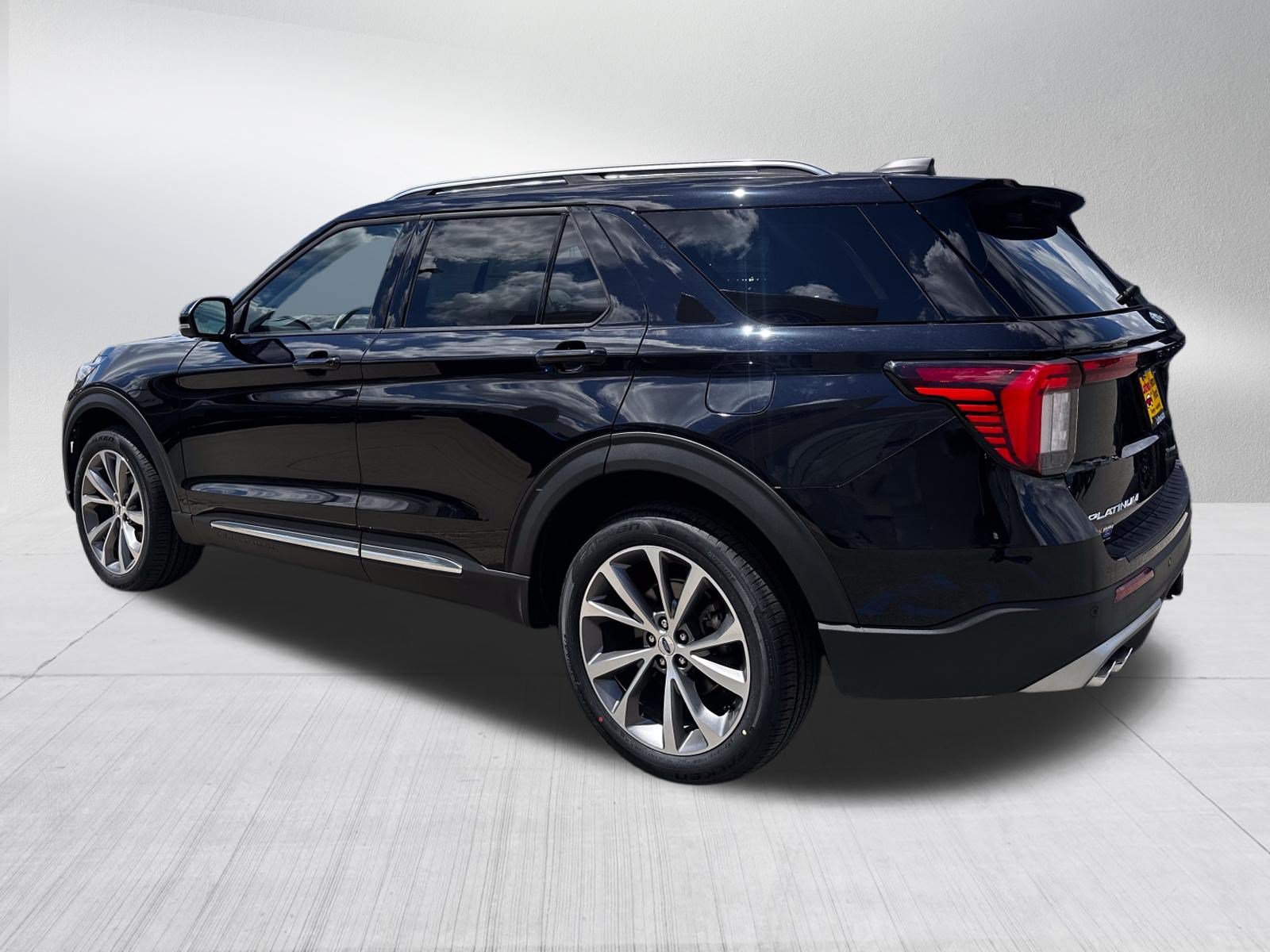 Certified 2025 Ford Explorer Platinum w/ Ultimate Package AWD/4WD image 5
