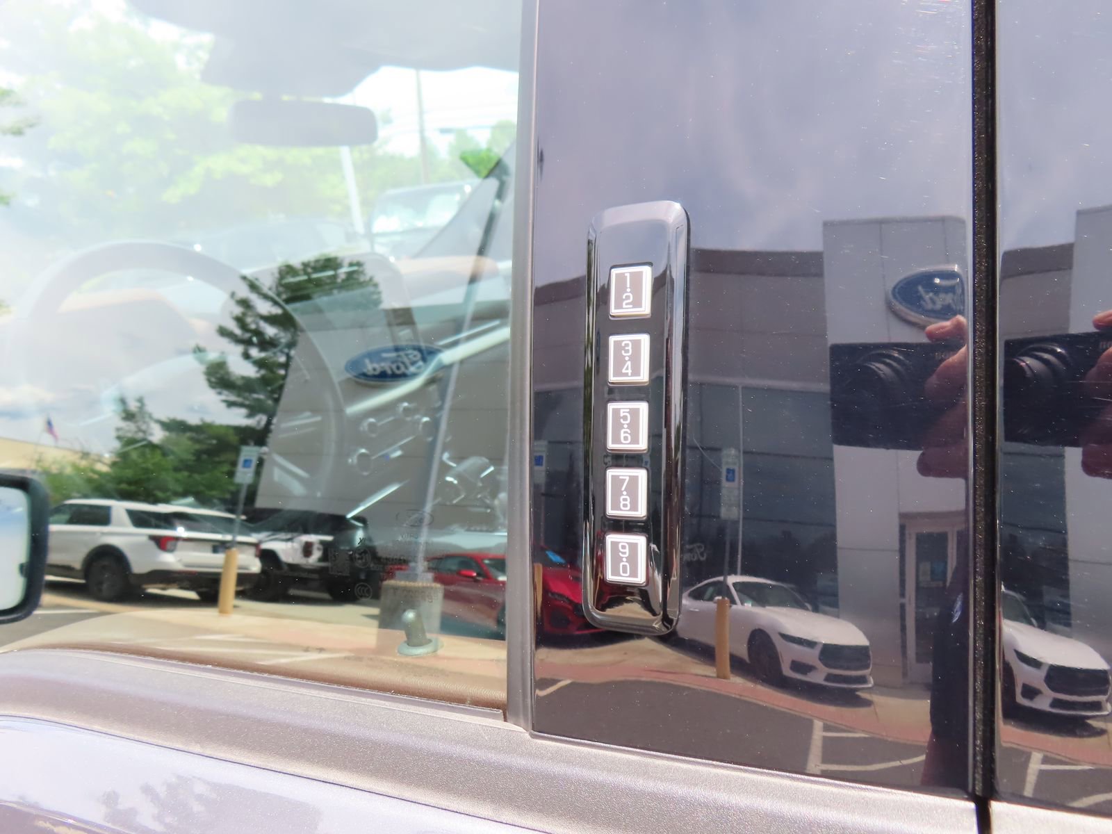 Certified 2023 Ford F150 Lariat AWD/4WD image 10