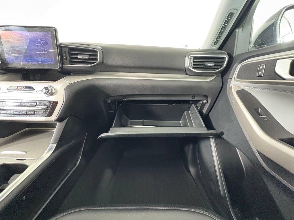 Certified 2023 Ford Explorer XLT w/ Equipment Group 202A AWD/4WD image 27