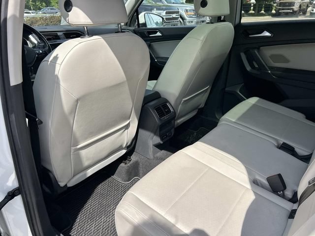 Used 2018 Volkswagen Tiguan SE FWD image 19