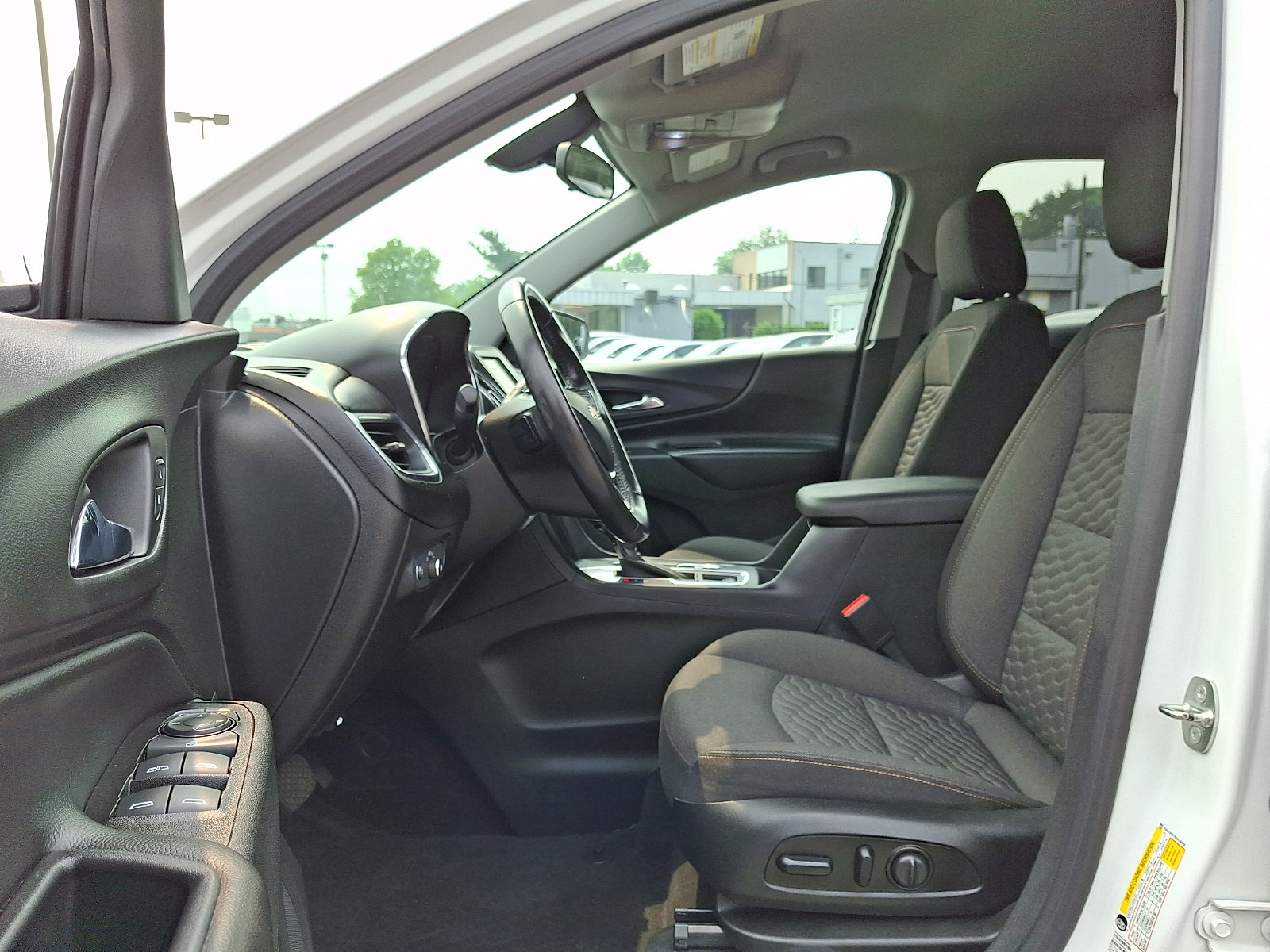 Used 2019 Chevrolet Equinox LT FWD image 14