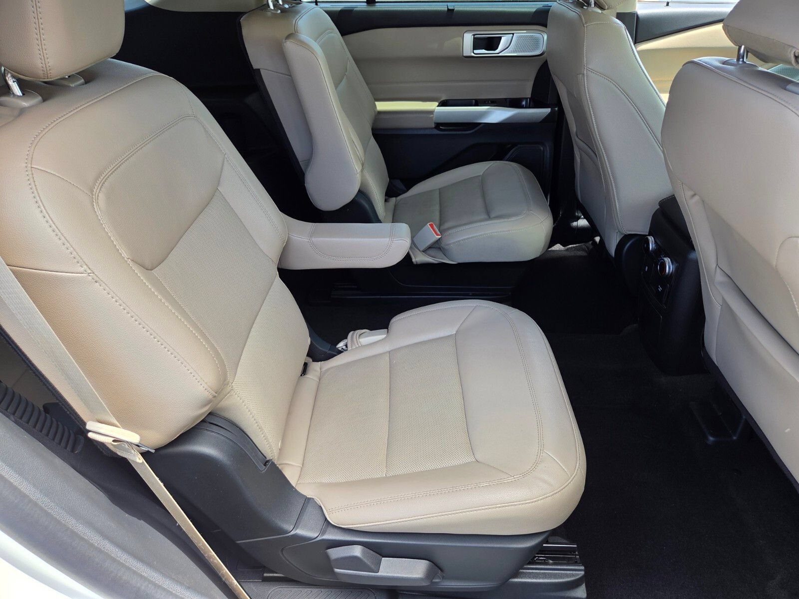 Certified 2023 Ford Explorer Limited w/ Limited Technology Package RWD image 16