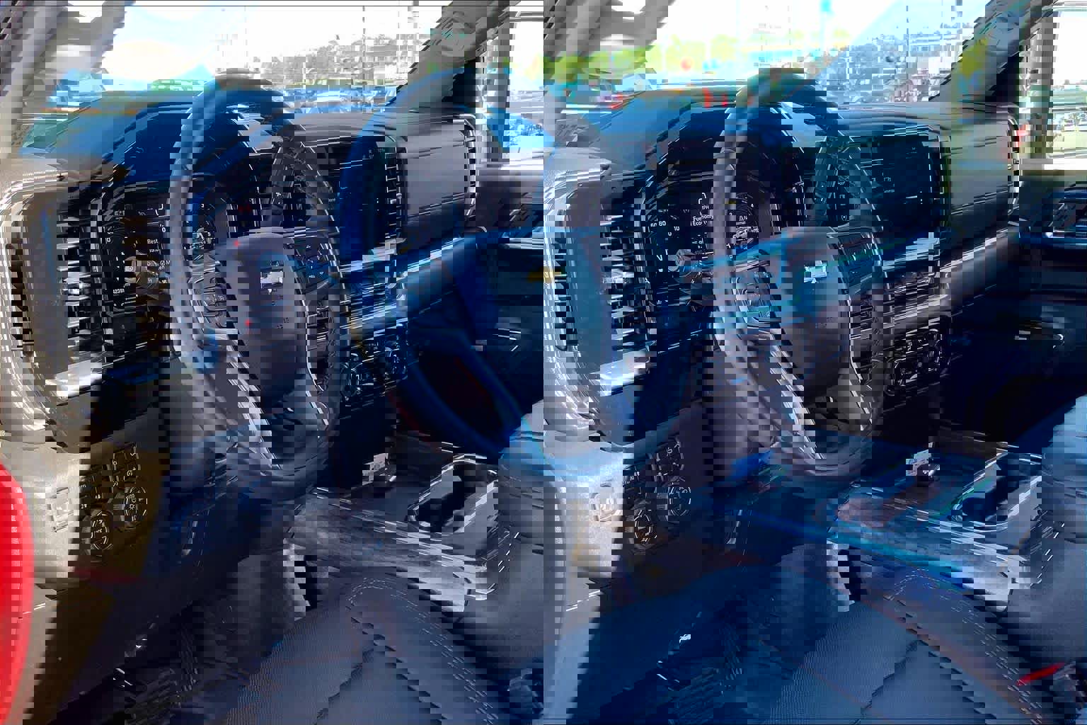 Used 2024 Chevrolet Silverado 2500 LTZ w/ LTZ Convenience Package image 17