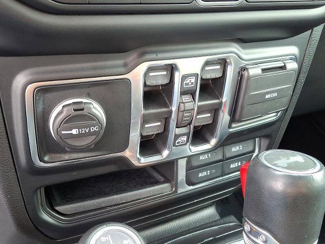 Used 2022 Jeep Wrangler Unlimited Sahara w/ Cold Weather Group image 24