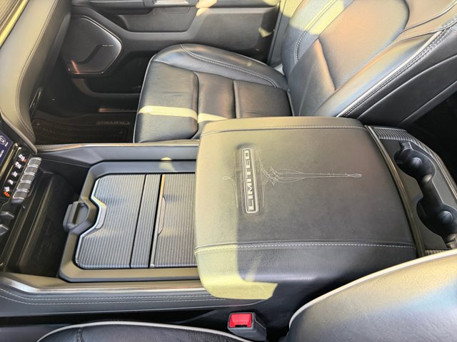 Used 2020 RAM 1500 Limited w/ Black Appearance Package AWD/4WD image 15