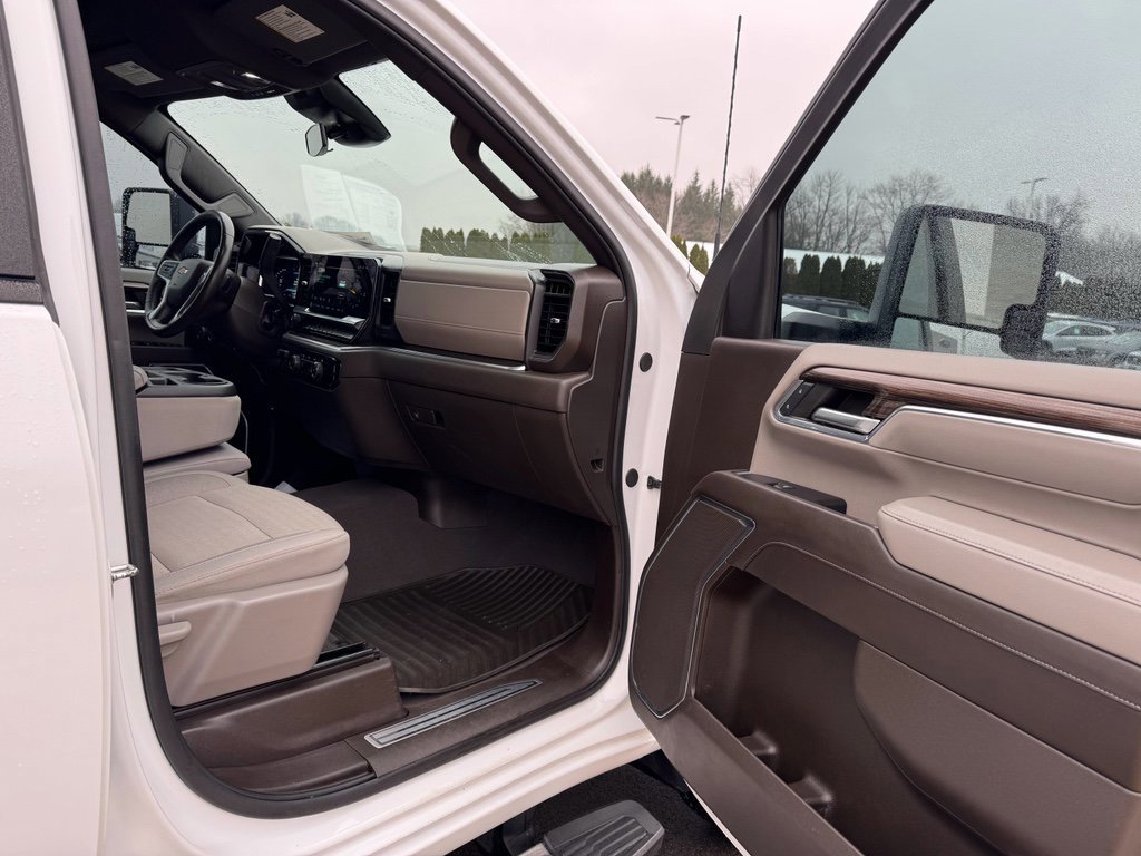 Used 2024 Chevrolet Silverado 2500 LT image 12