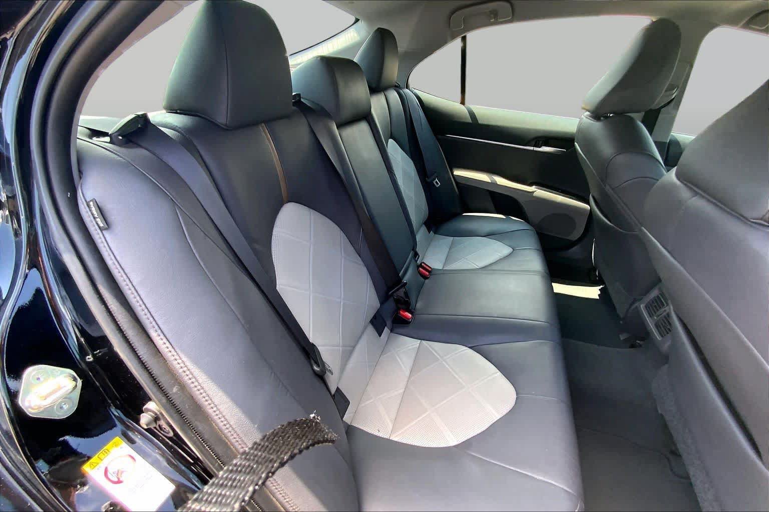 Used 2018 Toyota Camry XLE FWD image 20