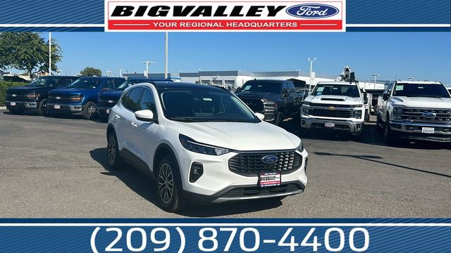 Certified 2025 Ford Escape SE w/ Class II Trailer Tow Package