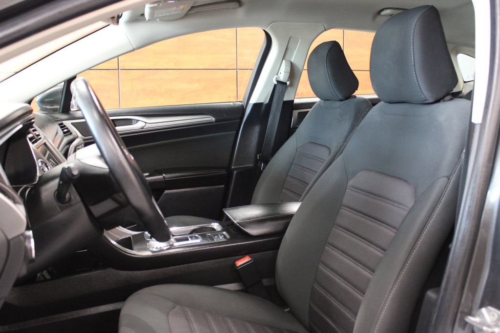 Certified 2020 Ford Fusion SE FWD image 13