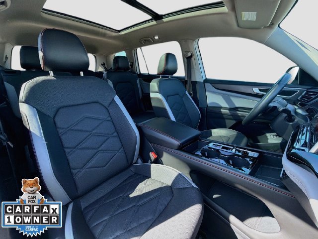 Used 2024 Volkswagen Atlas Peak Edition SE AWD/4WD image 16