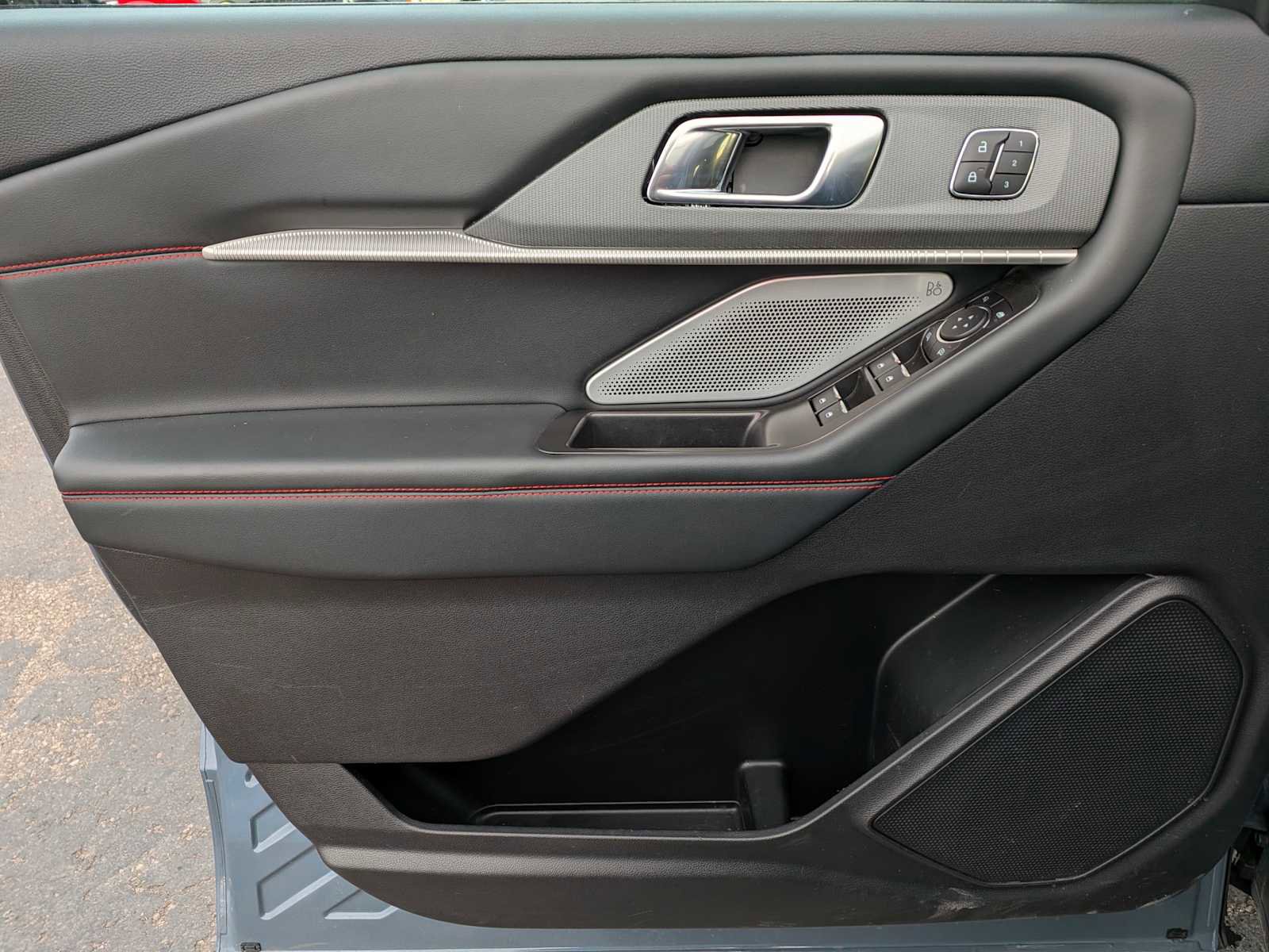 Certified 2025 Ford Explorer ST image 15