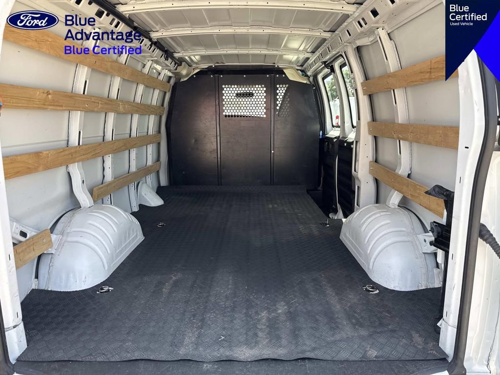 Used 2024 Chevrolet Express 2500 w/ Driver Convenience Package RWD image 7