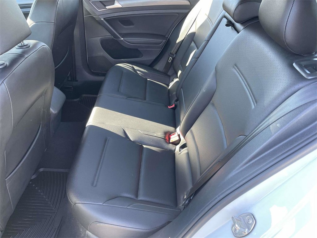 Used 2020 Volkswagen Golf 4-Door image 12