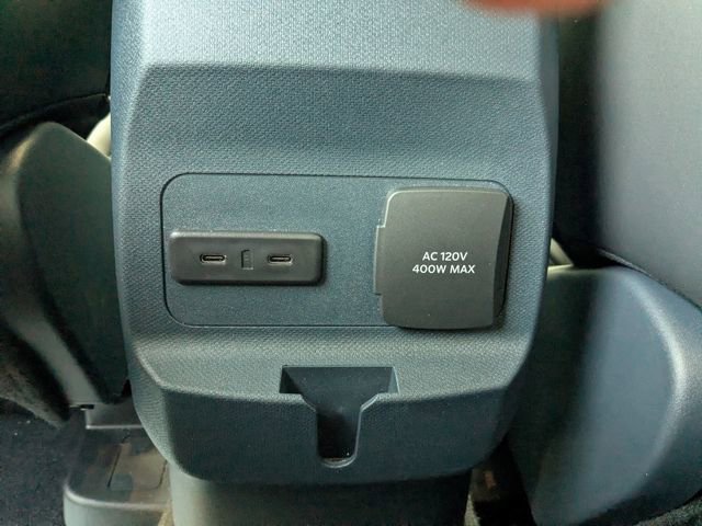 Certified 2022 Ford F350 Lariat w/ Tremor Off-Road Package image 22