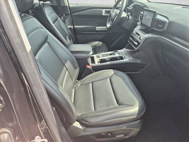 Certified 2022 Ford Explorer XLT w/ Equipment Group 202A AWD/4WD image 24
