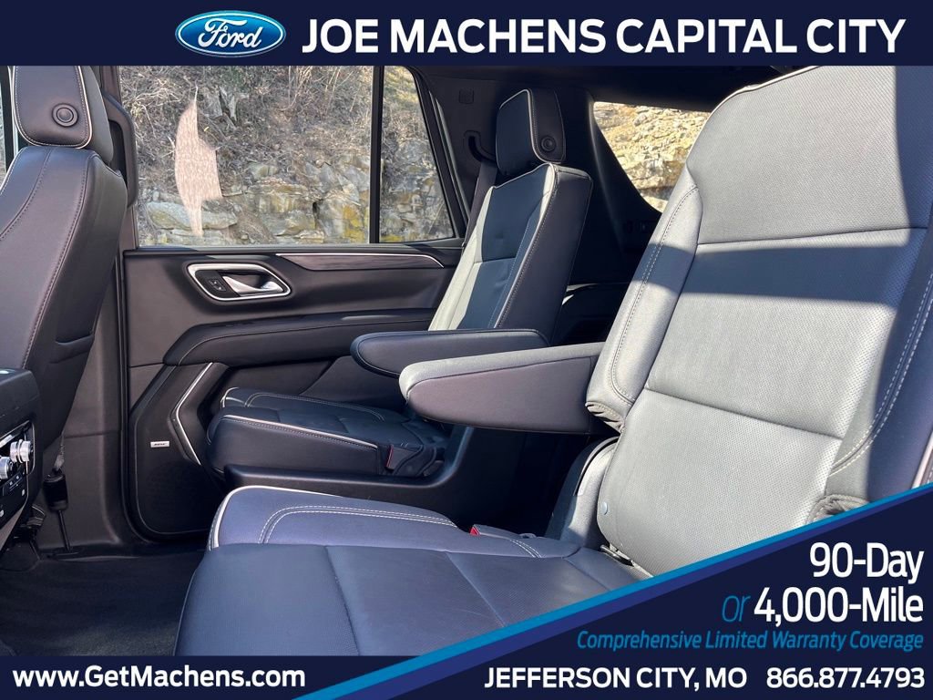 Used 2024 GMC Yukon SLT w/ SLT Luxury Package image 13