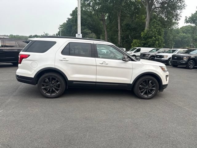Certified 2018 Ford Explorer XLT w/ Equipment Group 202A AWD/4WD image 11