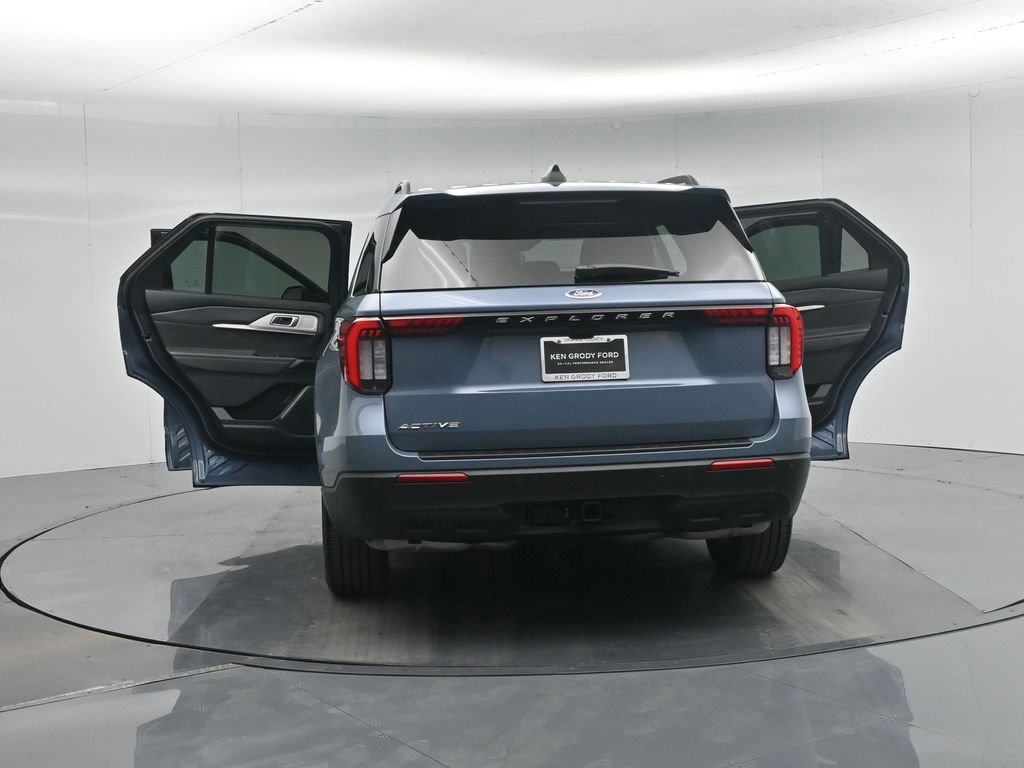 Certified 2025 Ford Explorer Active RWD image 57