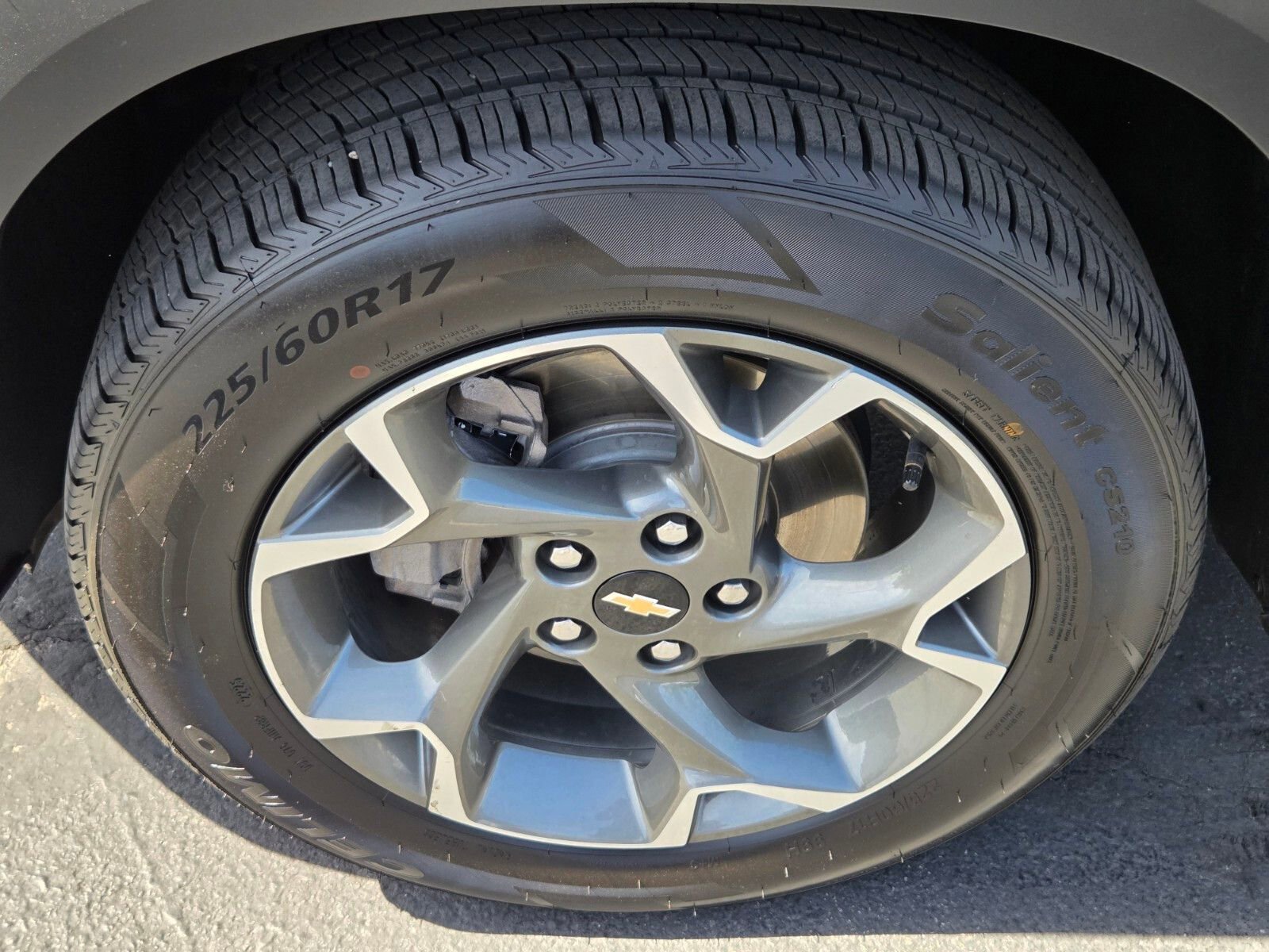 Used 2025 Chevrolet Trax LT image 9